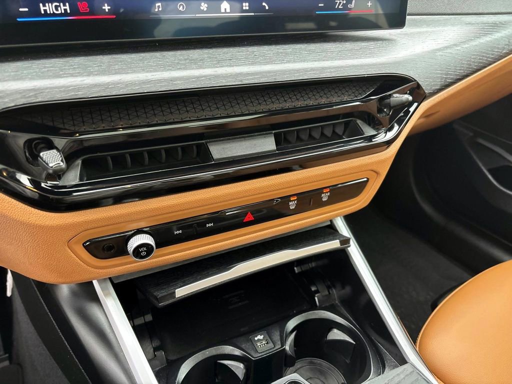 Certified 2025 BMW 330i xDrive Sedan w/ Premium Package image 22