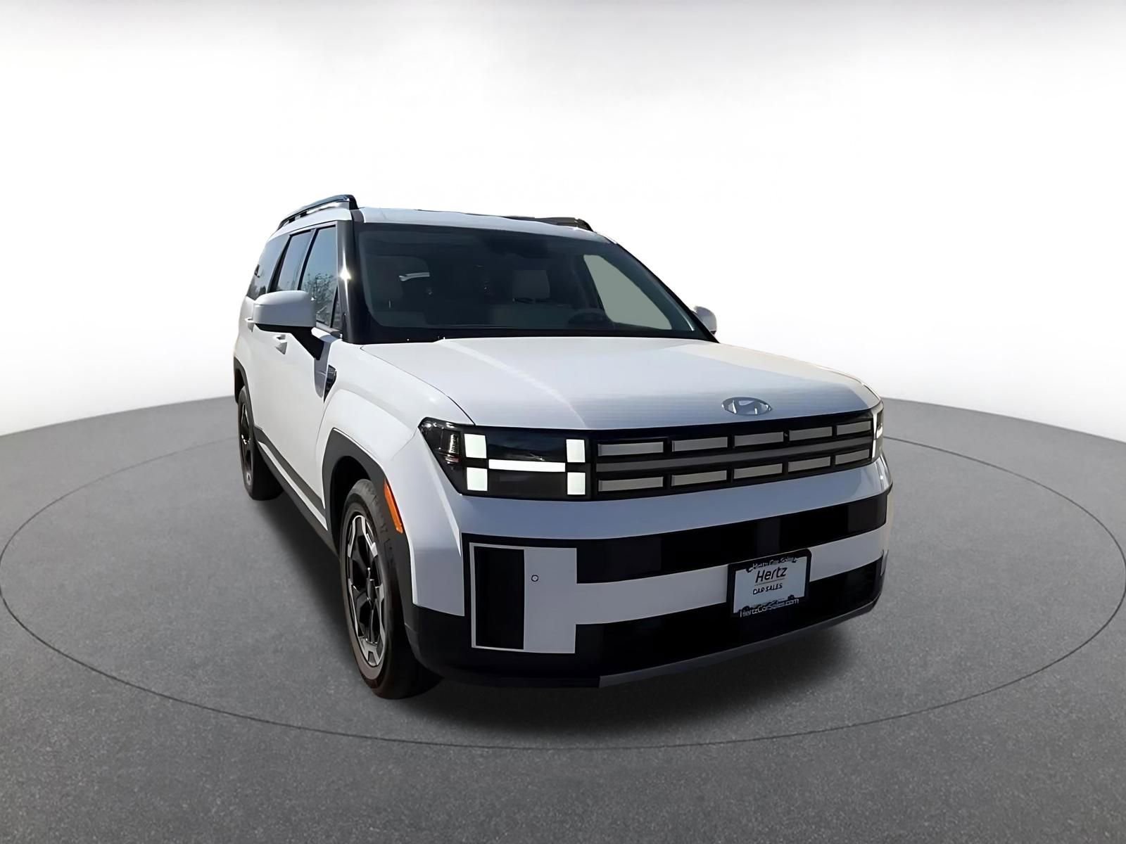 Used 2025 Hyundai Santa Fe SEL image 3