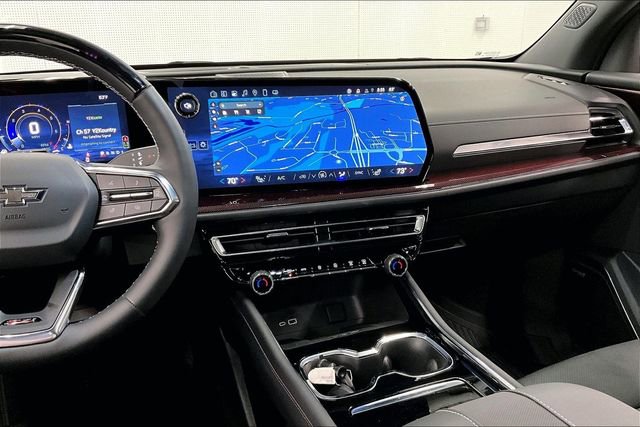 Used 2025 Chevrolet Traverse Z71 w/ Enhanced Driving Package image 7