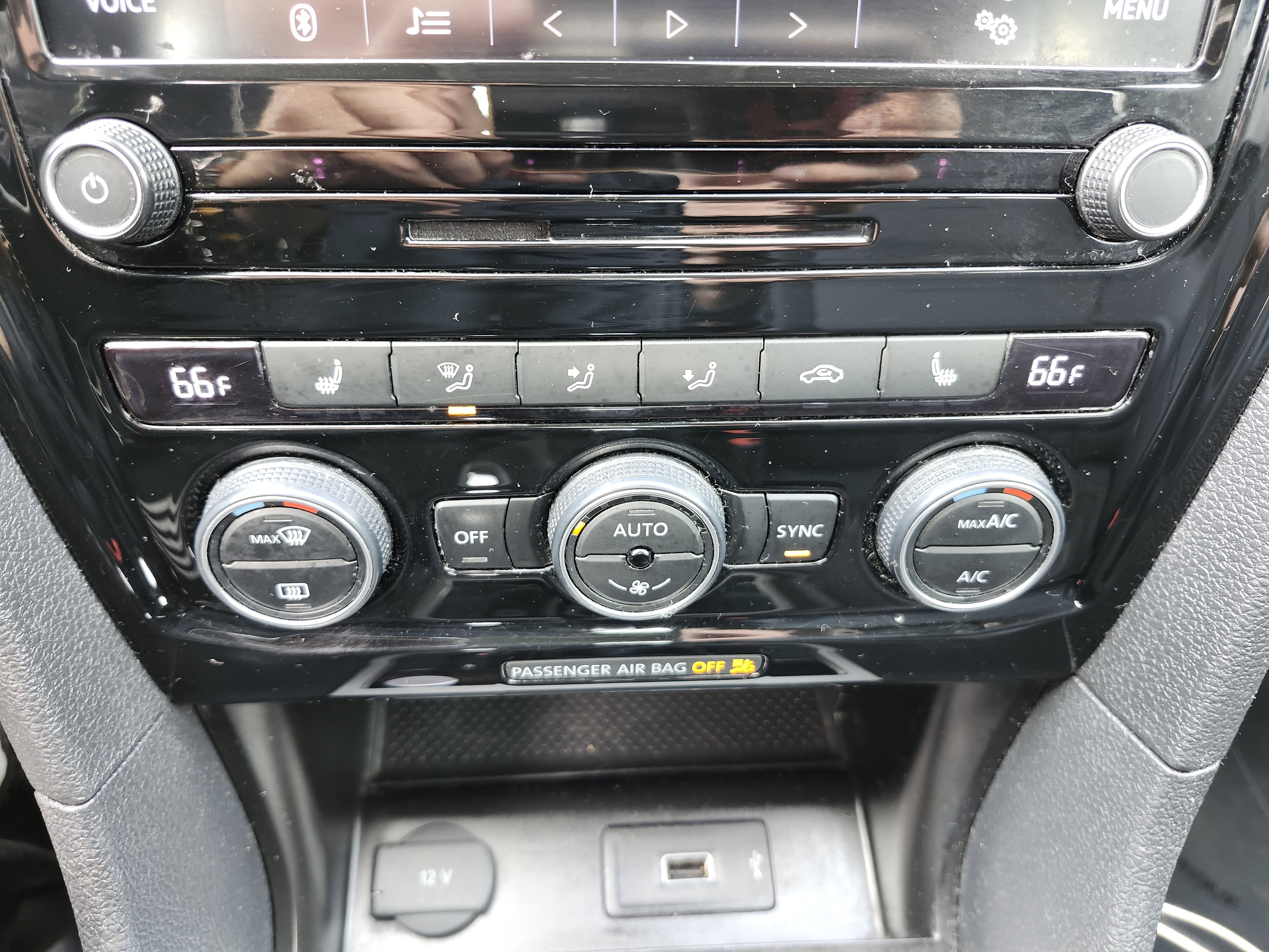 Used 2021 Volkswagen Passat 2.0T SE image 32