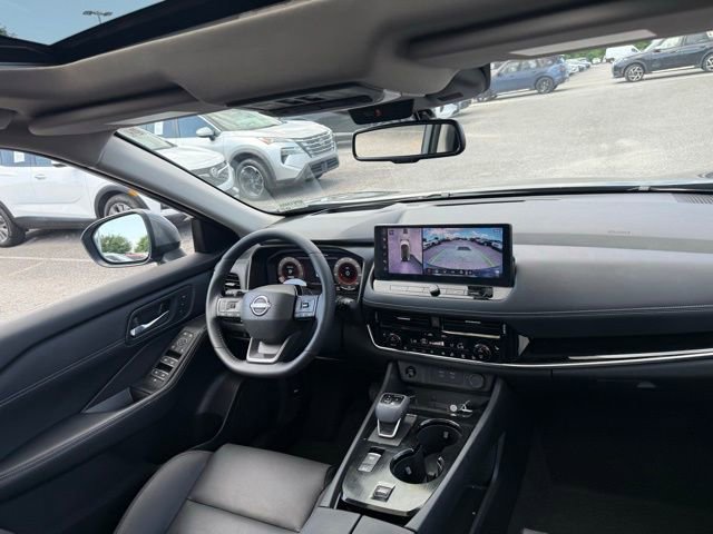 Used 2025 Nissan Rogue SL w/ Tech Package image 23