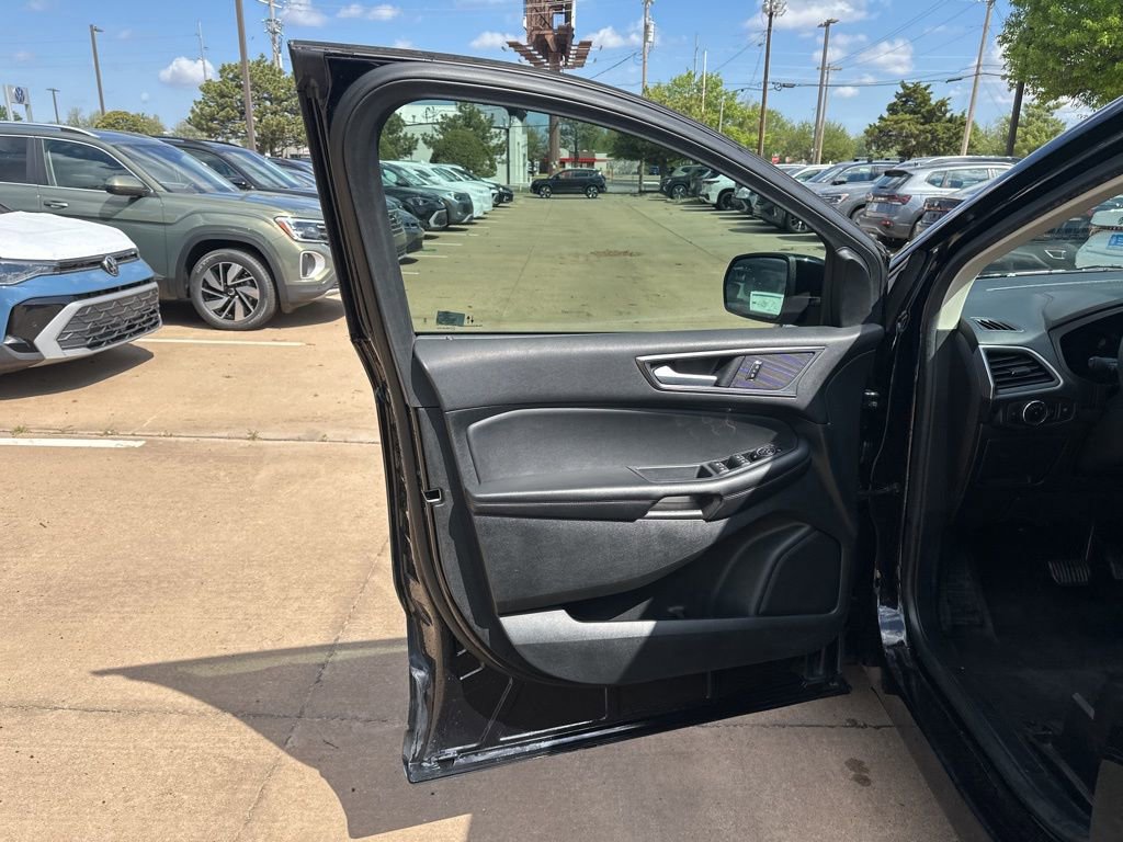 Used 2023 Ford Edge SE w/ Black Appearance Package AWD/4WD image 12
