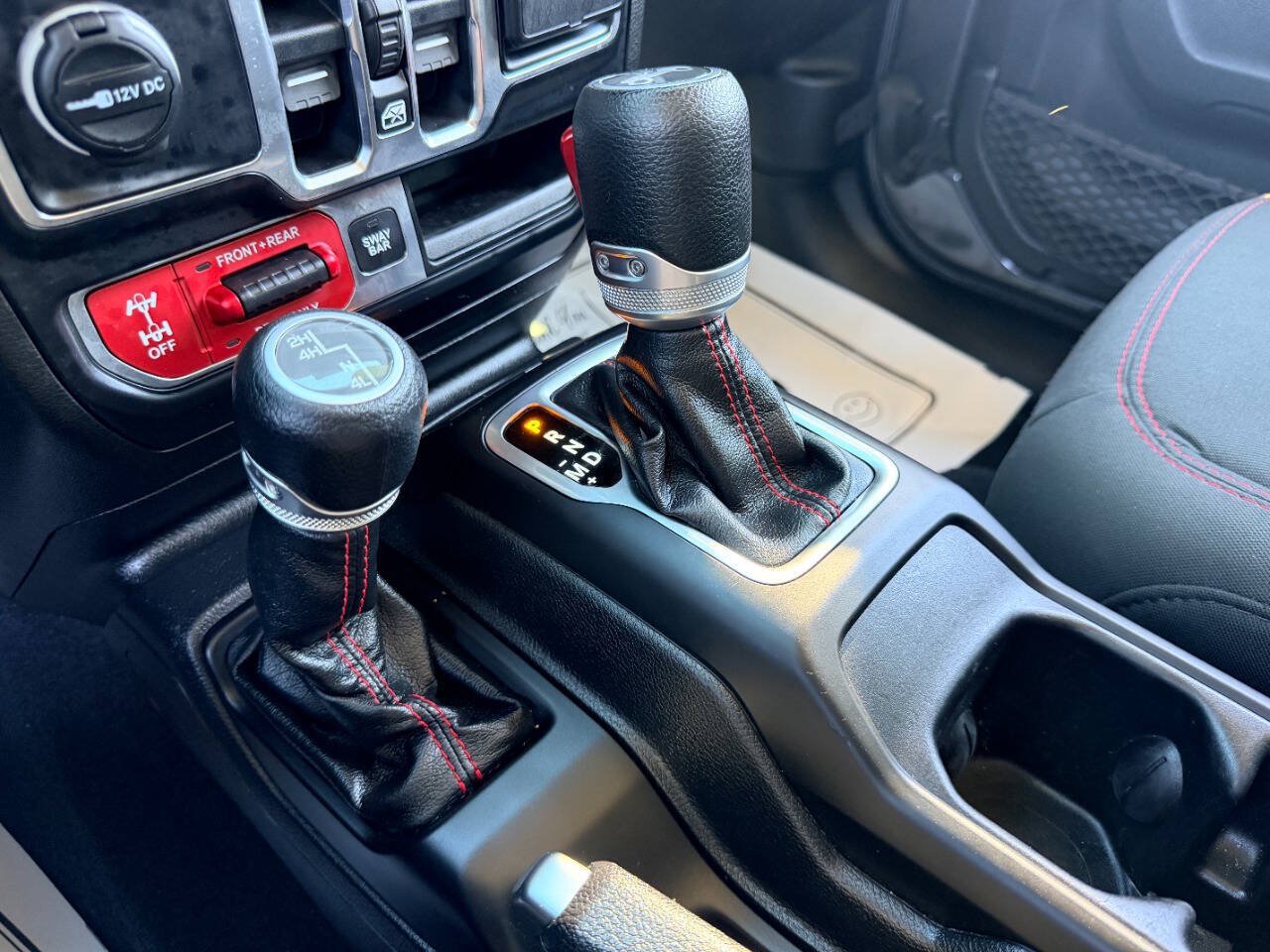 Used 2019 Jeep Wrangler Unlimited Rubicon w/ Cold Weather Group AWD/4WD image 42