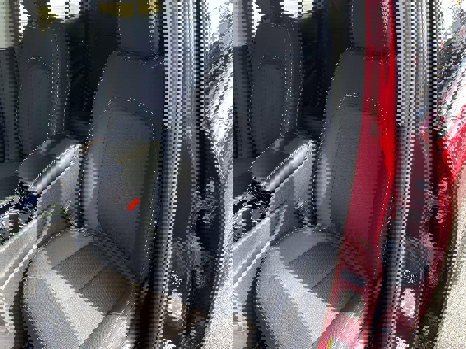 Used 2023 Jeep Grand Cherokee Laredo image 10