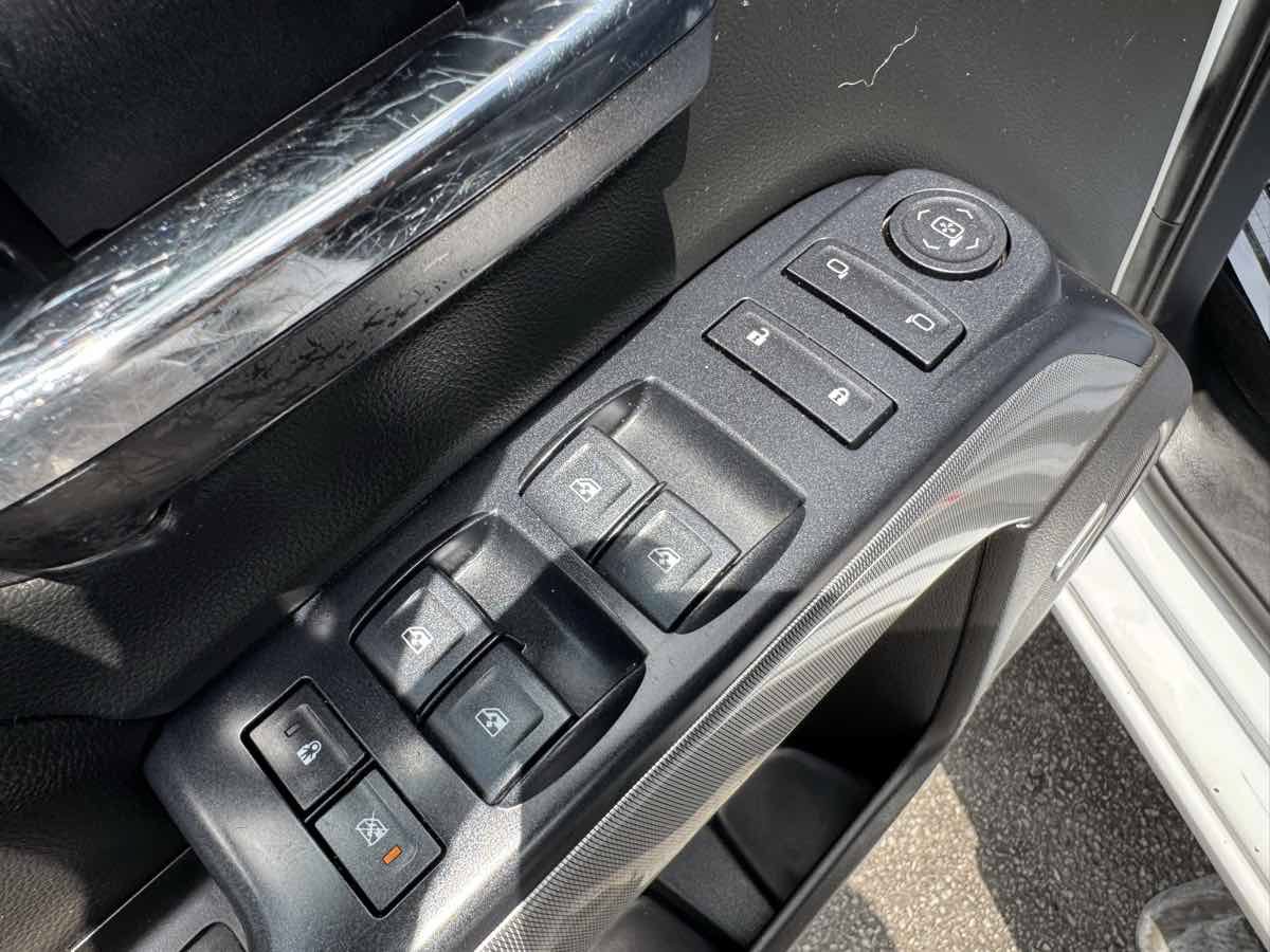 Used 2018 Chevrolet Silverado 1500 LT w/ All Star Edition AWD/4WD image 25