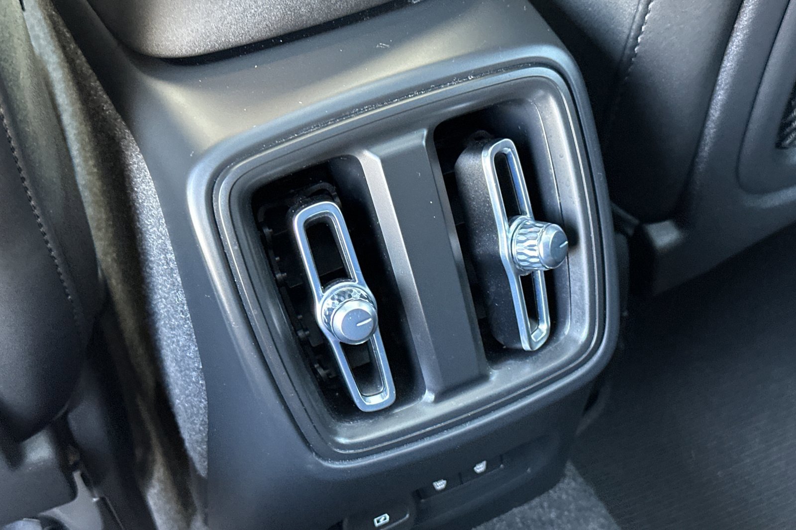 Certified 2023 Volvo C40 P8 Recharge Ultimate AWD/4WD image 14