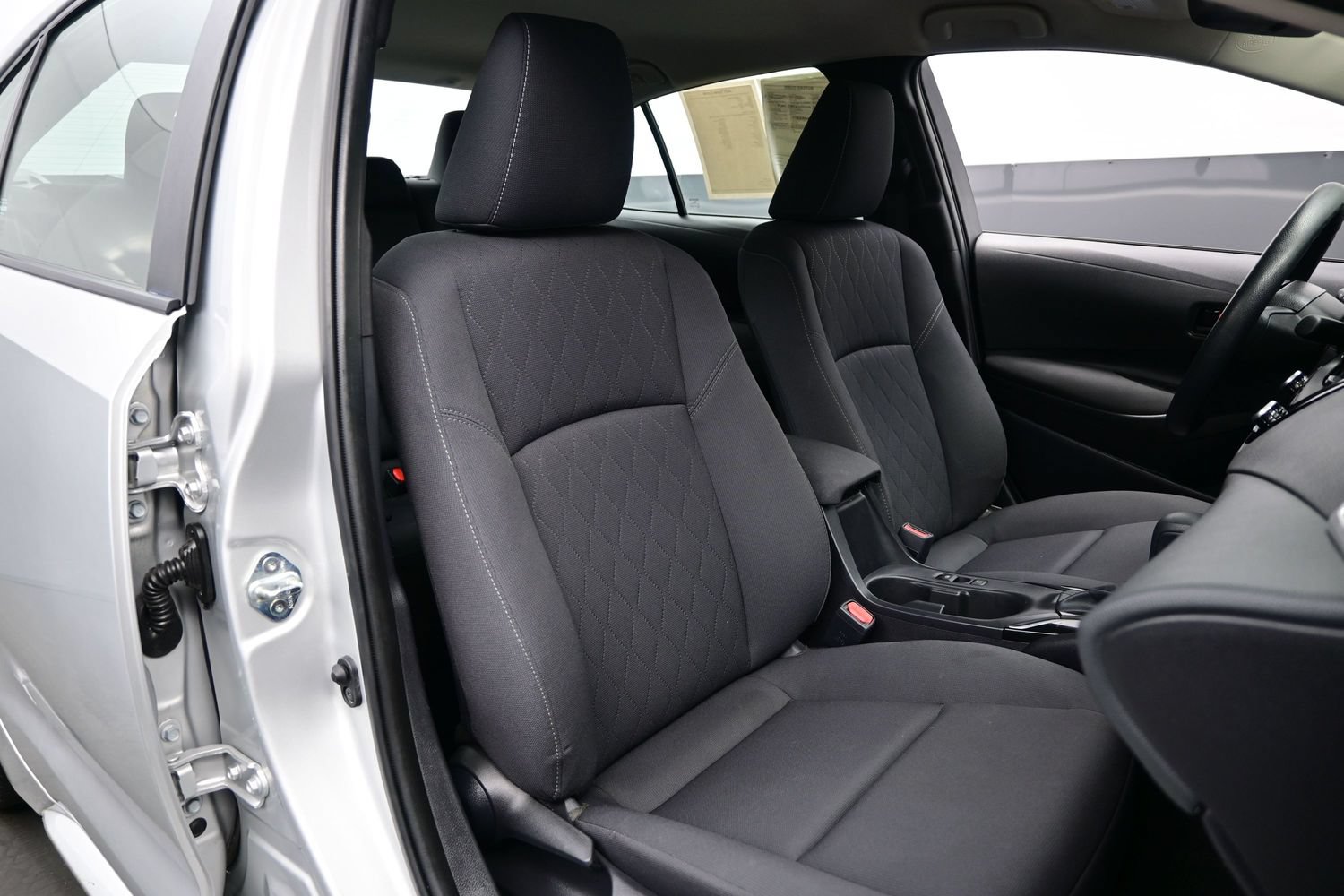 Used 2025 Toyota Corolla LE FWD image 13