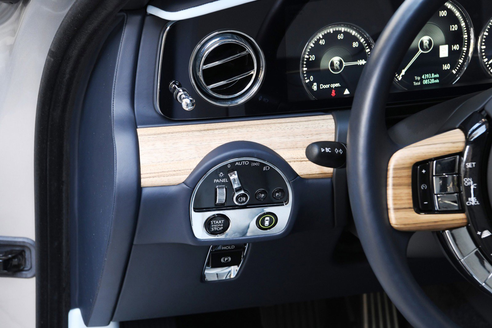 Used 2022 Rolls-Royce Ghost w/ Ghost Package image 18