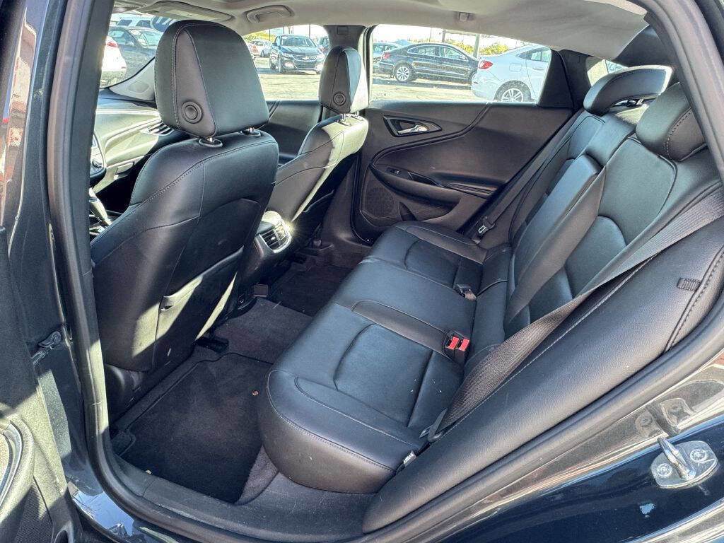 Used 2017 Chevrolet Malibu LT w/ Leather Package image 5