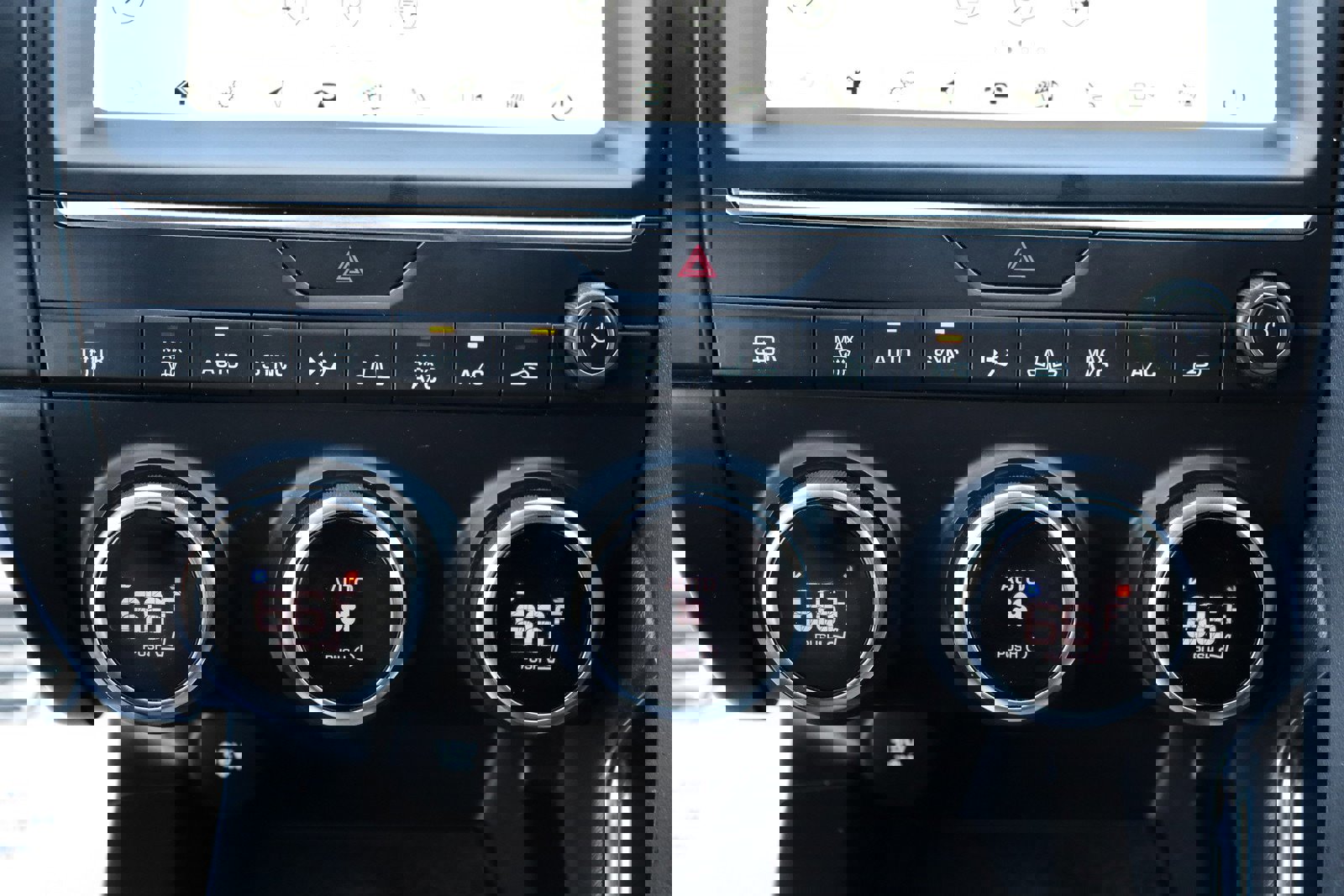 Used 2019 Jaguar E-PACE R-Dynamic S image 40