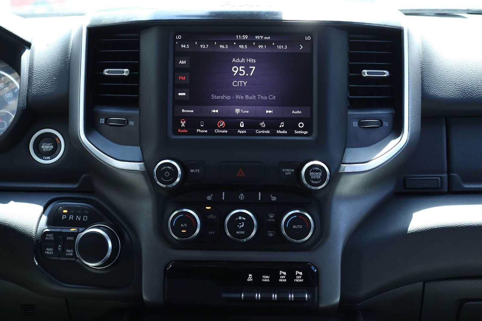 Used 2019 RAM 1500 Big Horn AWD/4WD image 16