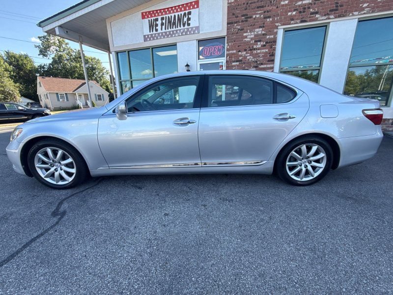 Used 2007 Lexus LS 460 L w/ Luxury Pkg RWD image 8
