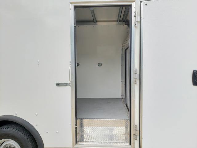 Used 2022 Ford E-350 and Econoline 350 Super Duty w/ Power Windows & Locks Group image 16