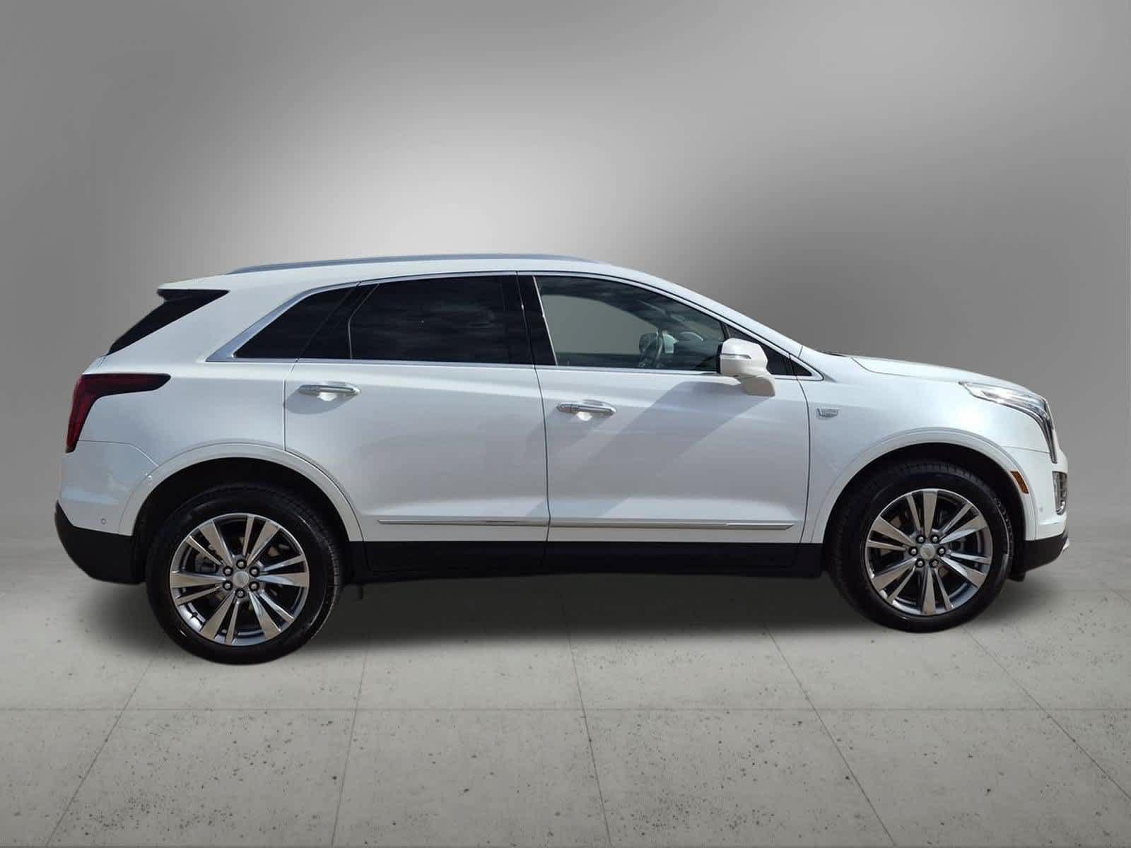 Used 2024 Cadillac XT5 Premium Luxury w/ Technology Package AWD/4WD image 7