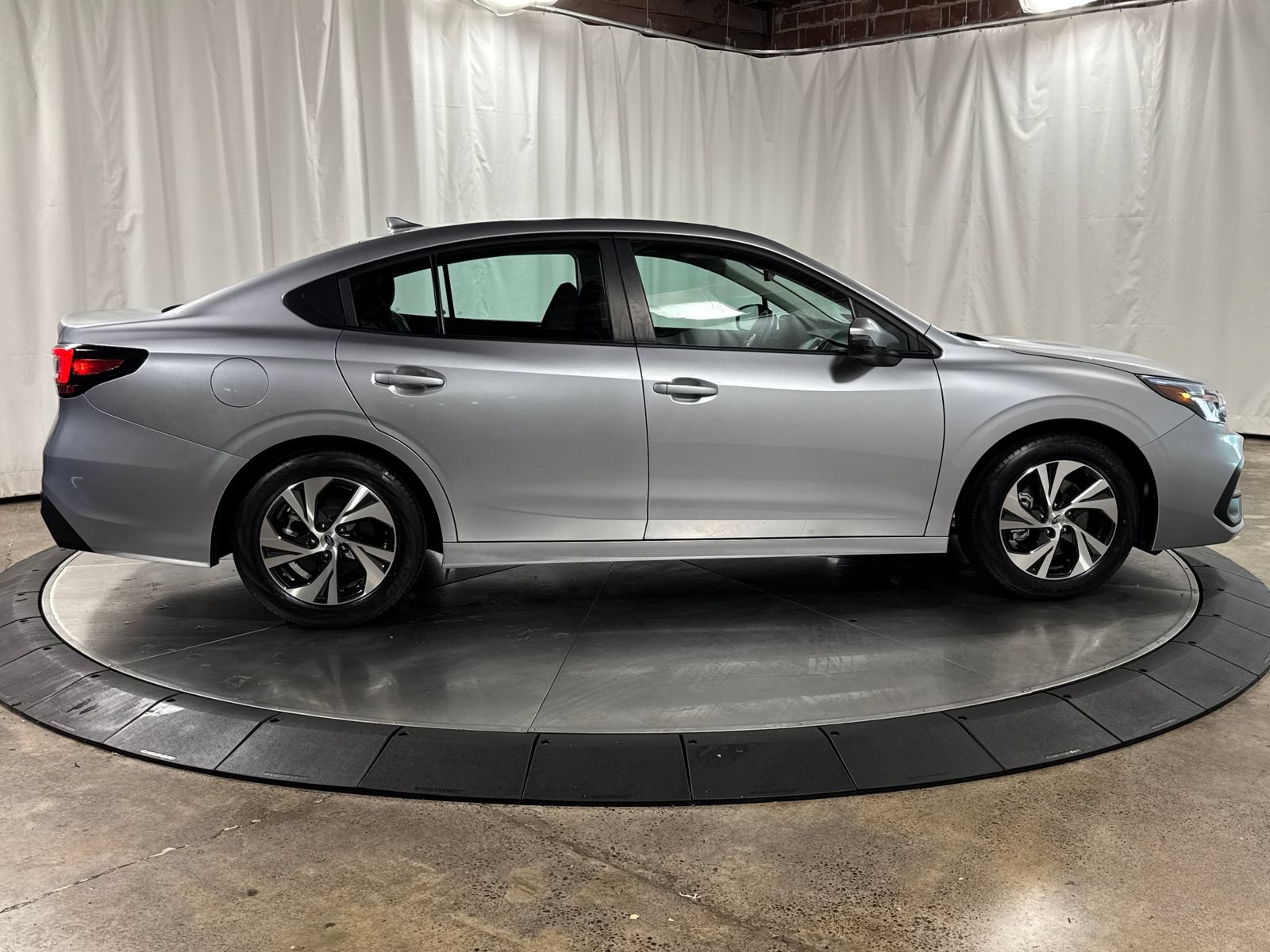 Used 2024 Subaru Legacy Premium AWD/4WD image 6