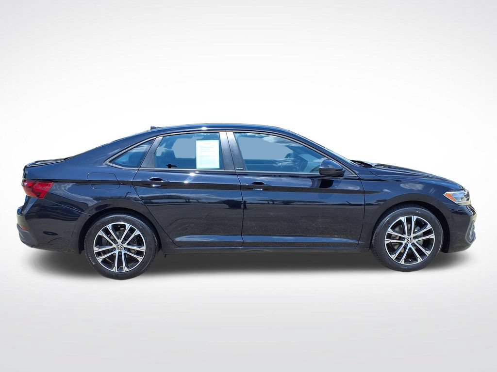 Used 2023 Volkswagen Jetta Sport FWD image 4