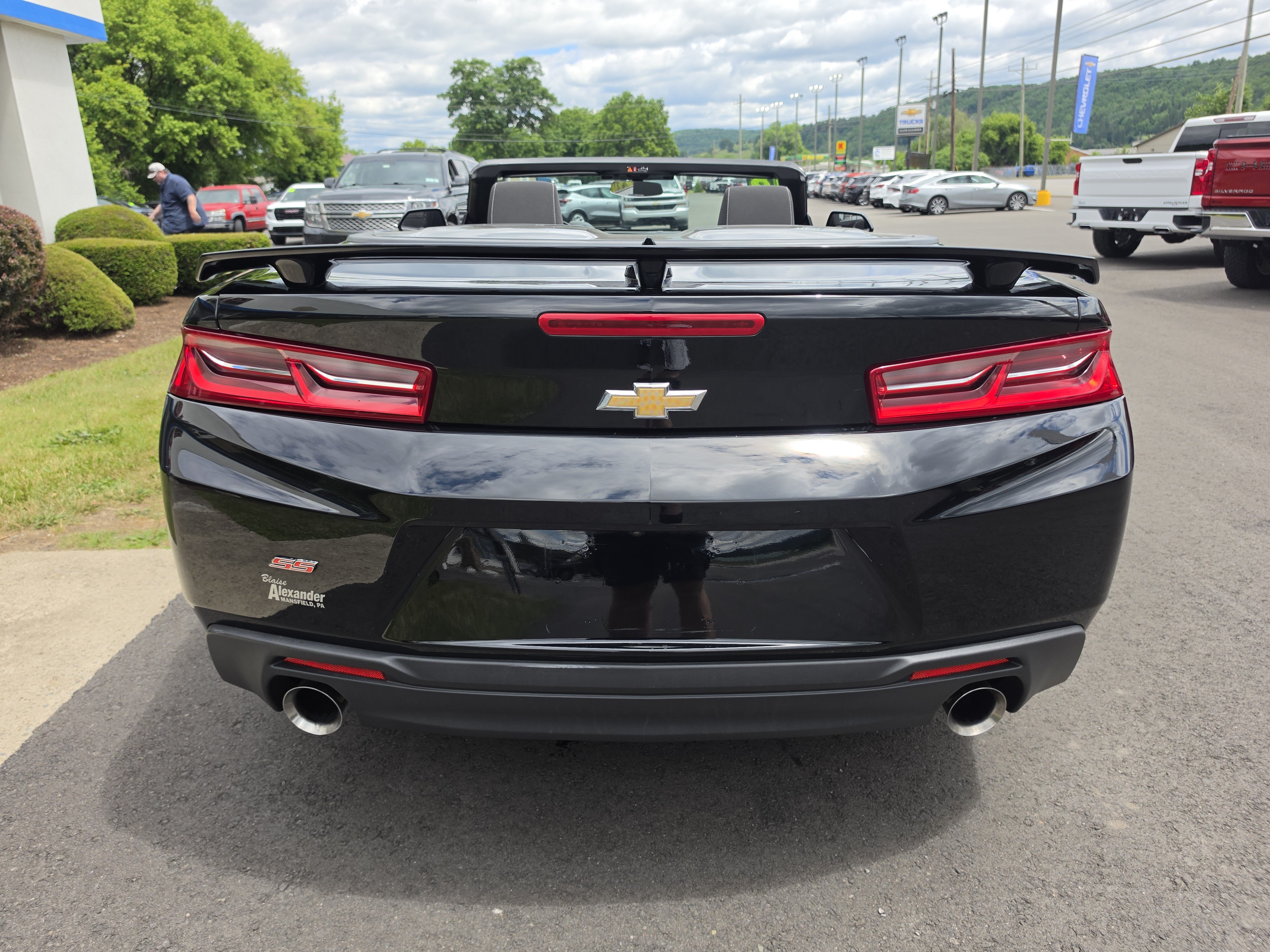 Used 2018 Chevrolet Camaro SS RWD image 4