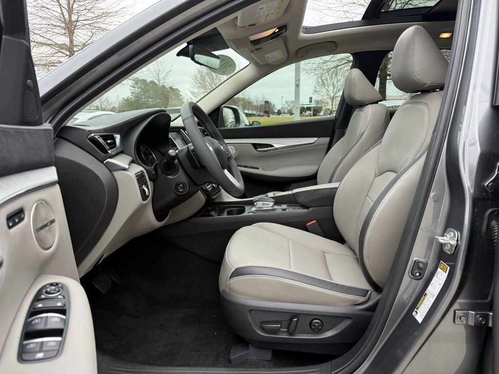 Used 2024 INFINITI QX50 Sensory image 23