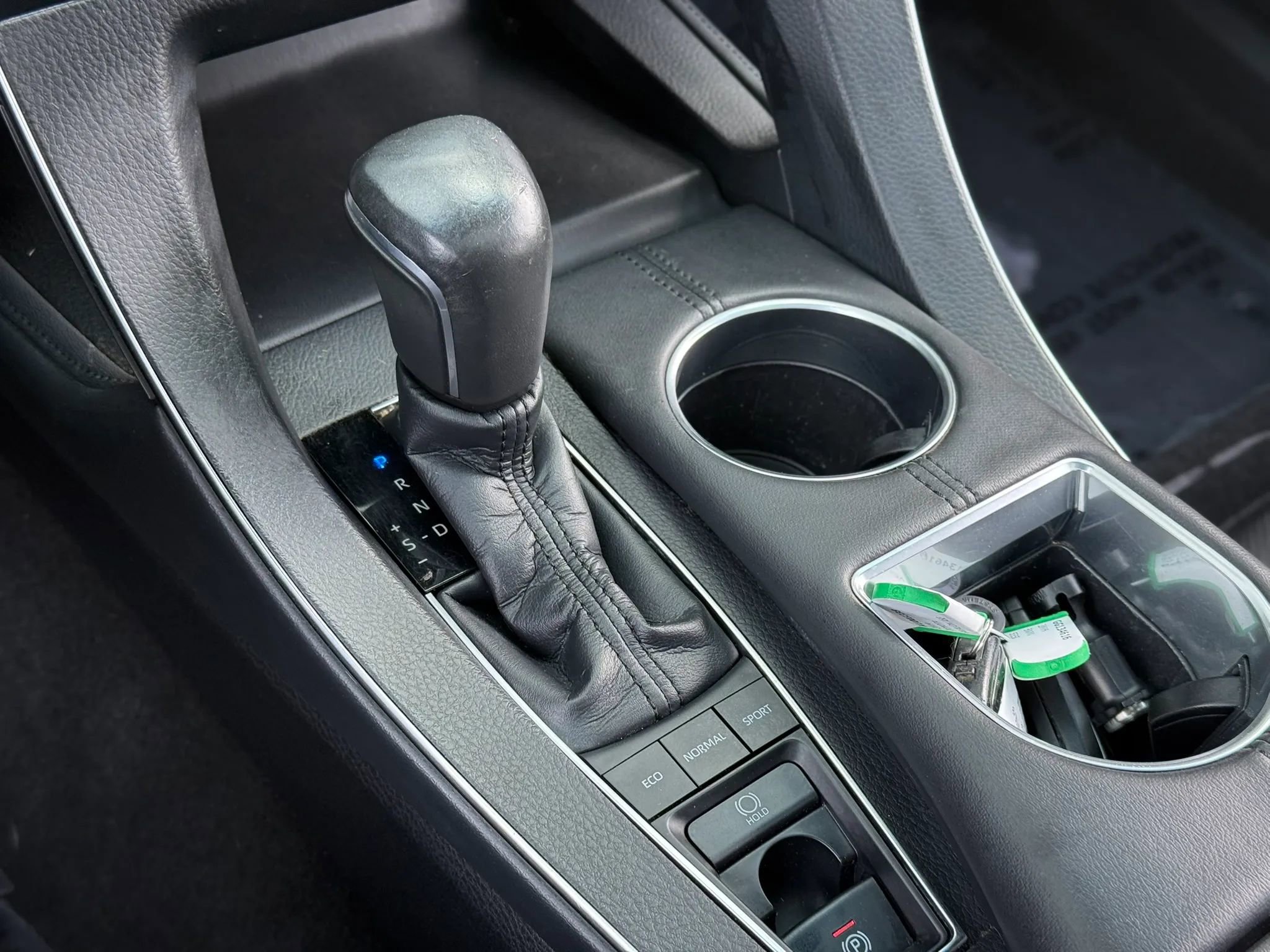 Used 2019 Toyota Avalon XSE image 25