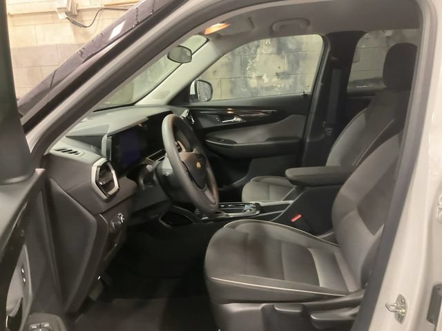 Used 2025 Chevrolet TrailBlazer LT AWD/4WD image 11