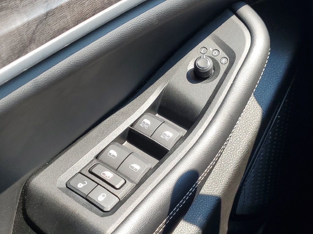 Used 2023 Jeep Grand Cherokee Limited AWD/4WD image 18