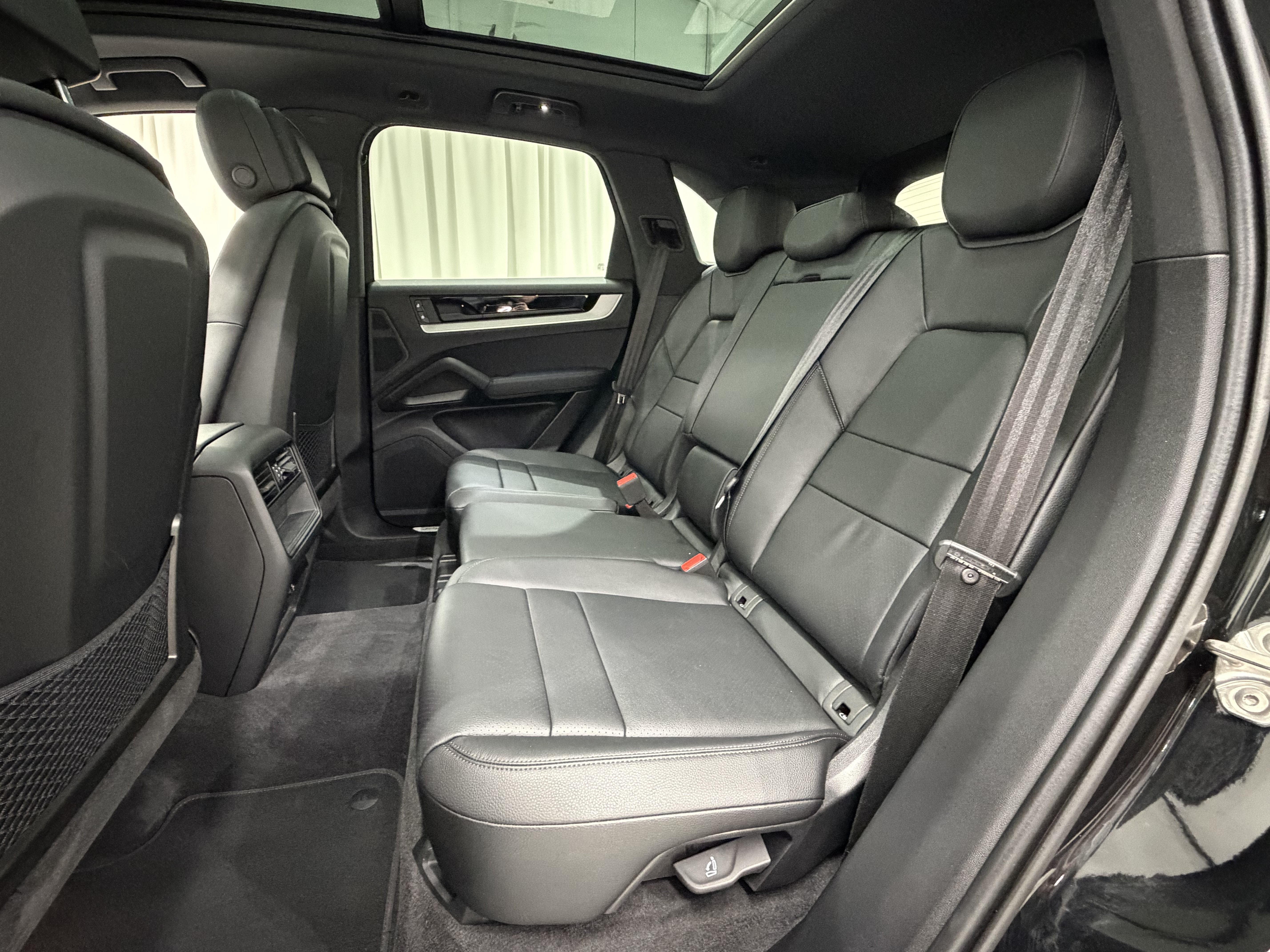 Certified 2026 Porsche Cayenne AWD/4WD image 20