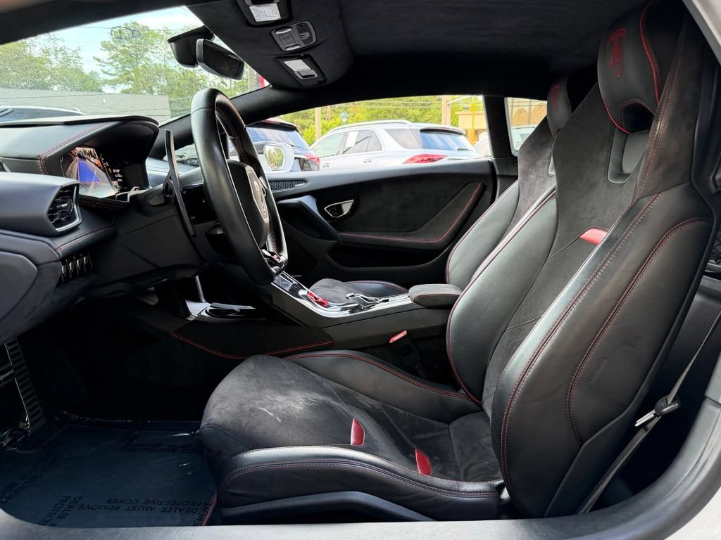 Used 2021 Lamborghini Huracan EVO RWD image 24