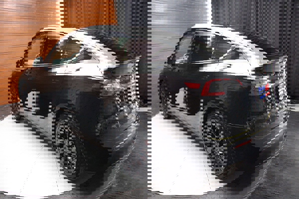 Used 2023 Tesla Model Y Performance image 7