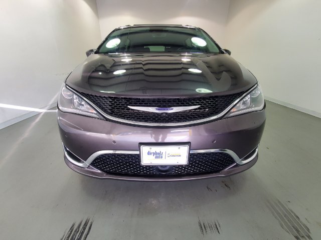 Used 2020 Chrysler Pacifica Touring-L Plus w/ Advanced Safetytec Group FWD image 3