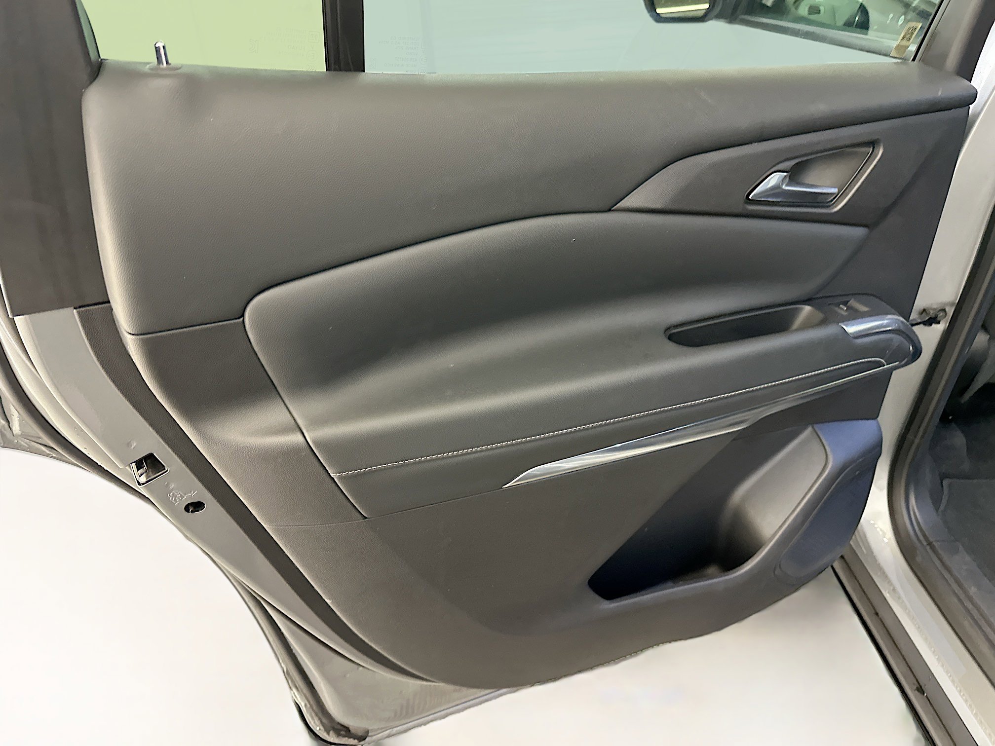 Used 2025 Chevrolet Traverse LT AWD/4WD image 27