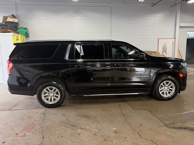 Used 2023 Chevrolet Suburban LT image 8