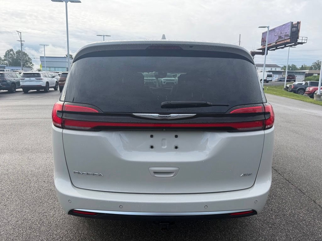 Used 2021 Chrysler Pacifica Pinnacle AWD/4WD image 4