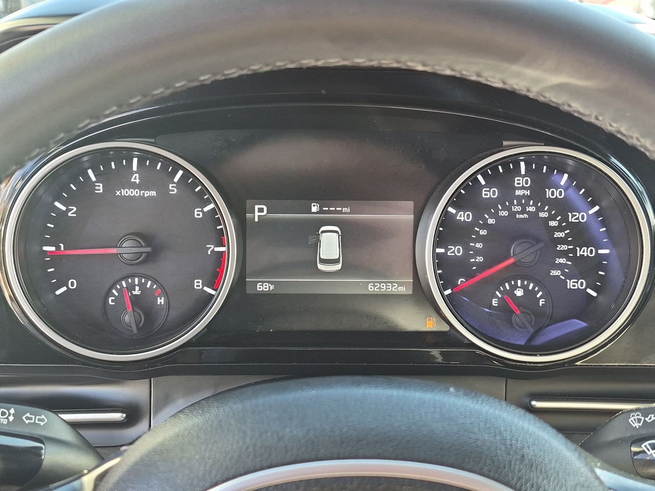Used 2024 Kia Carnival EX FWD image 21