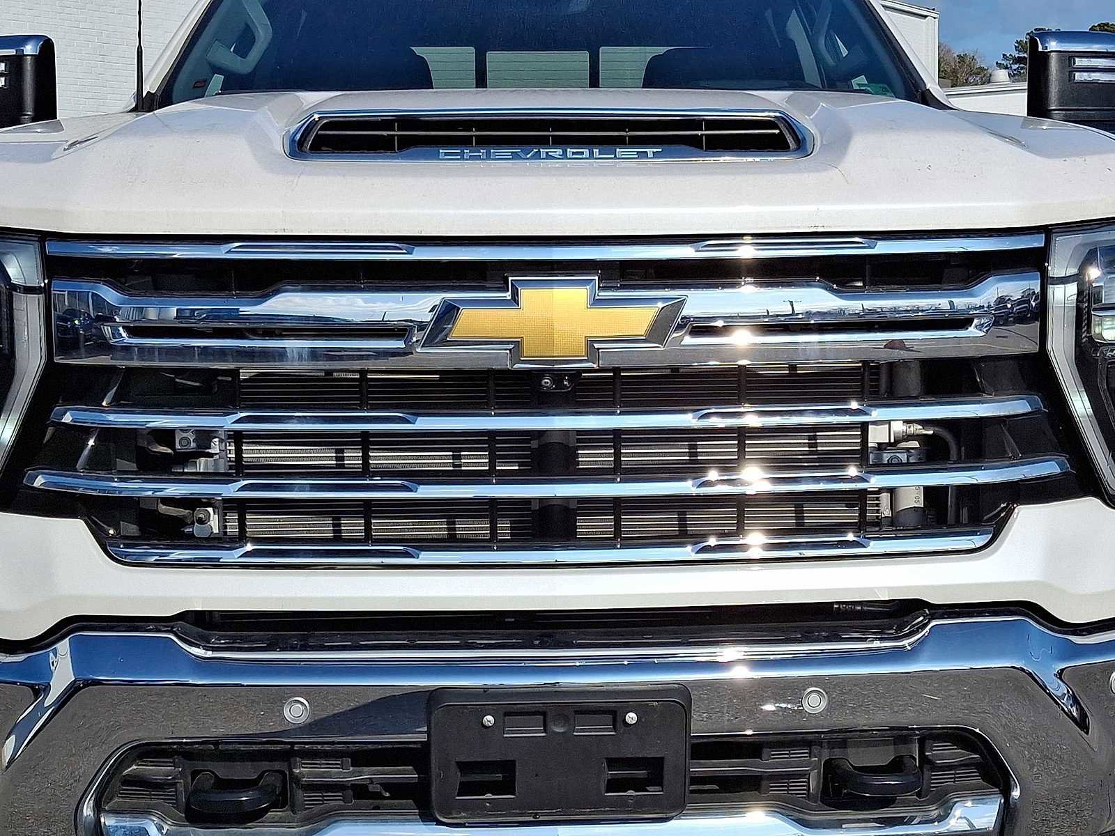 Used 2024 Chevrolet Silverado 3500 LTZ w/ LTZ Convenience Package image 37