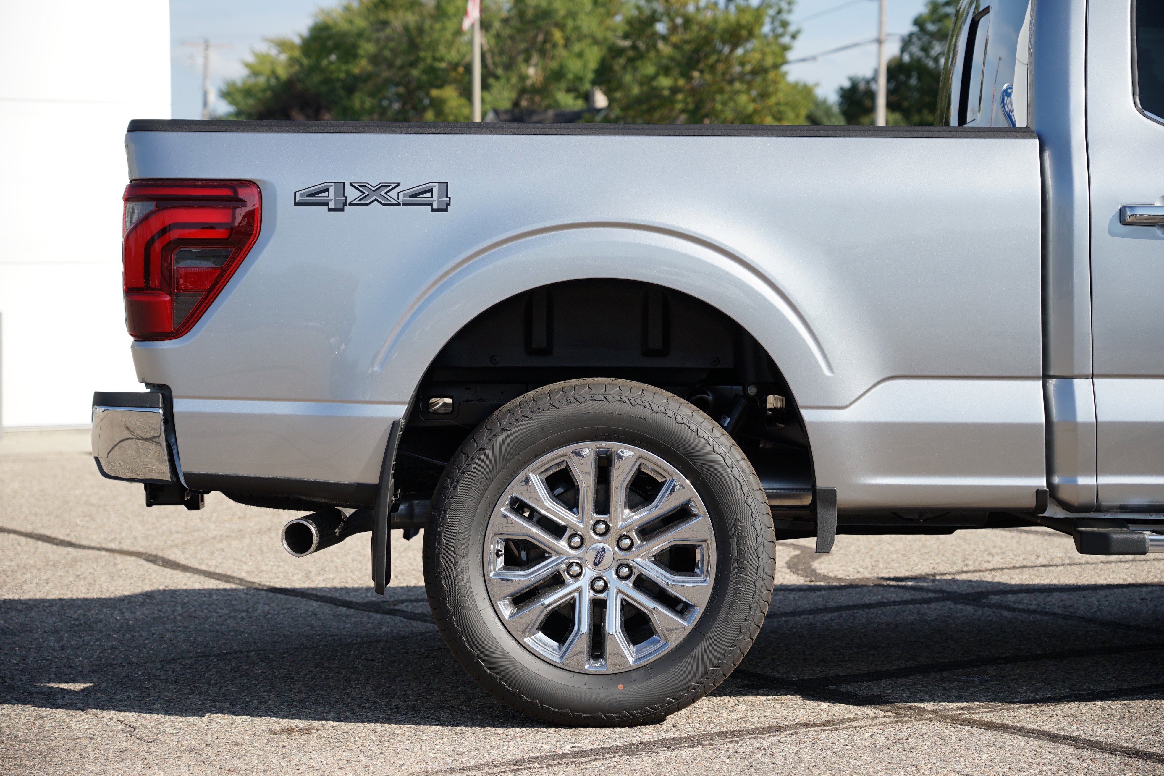 New 2025 Ford F150 Lariat w/ Equipment Group 502A High image 11