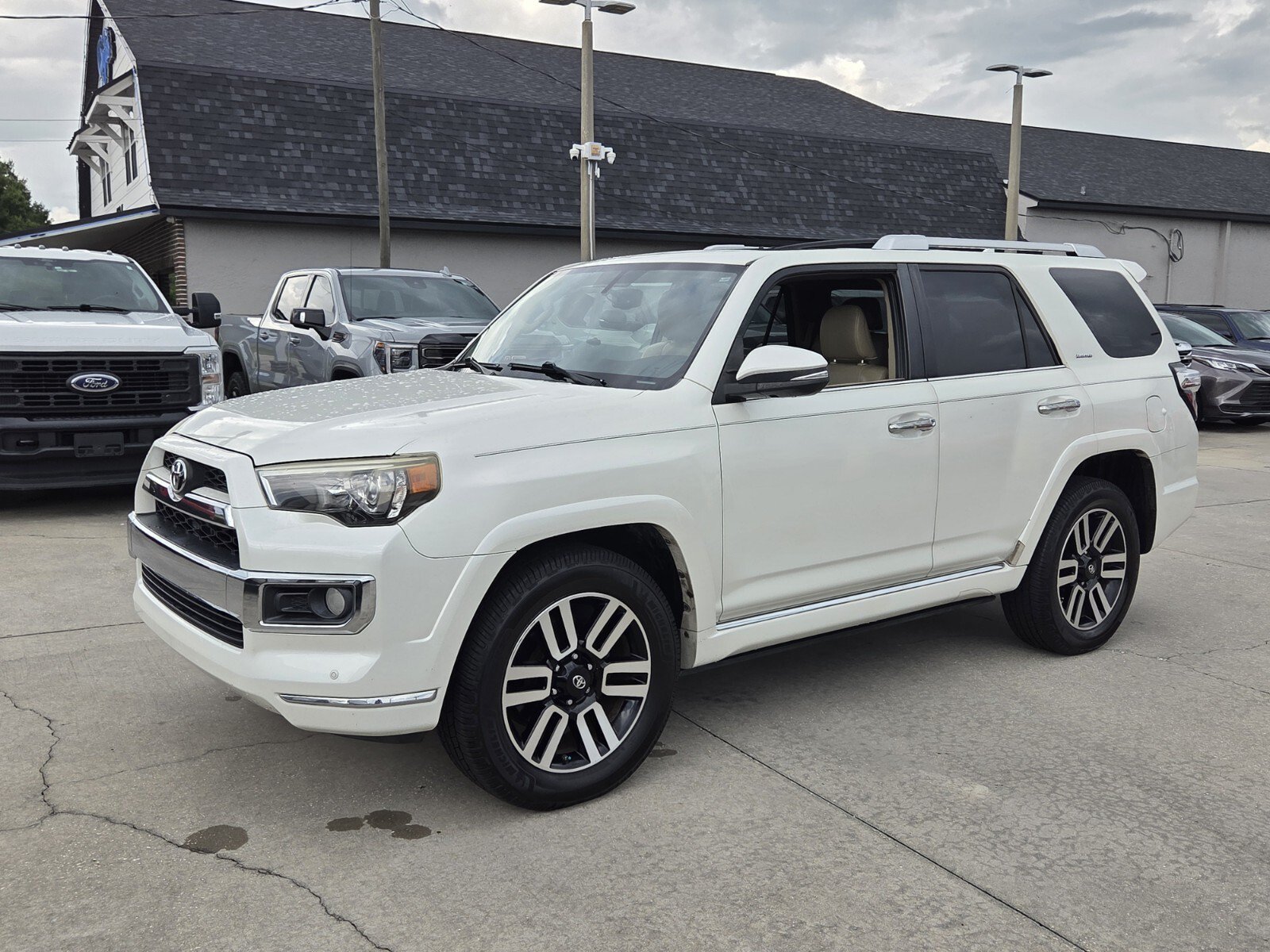 Used 2015 Toyota 4Runner Limited AWD/4WD image 3