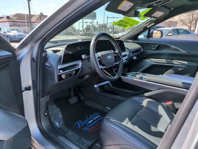 Used 2024 Cadillac Lyriq Luxury w/ LPO, Floor Liner Package image 17