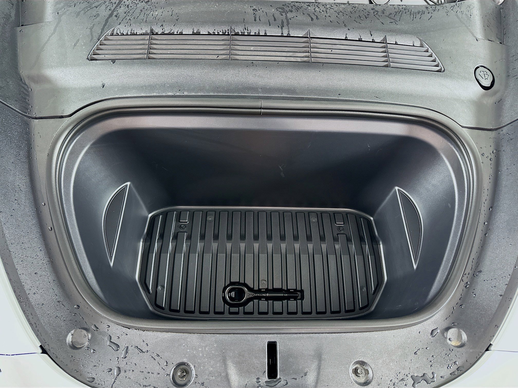 Used 2025 Tesla Model Y Long Range image 32