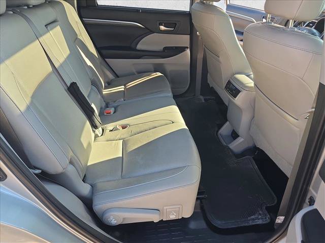 Used 2019 Toyota Highlander Limited FWD image 21