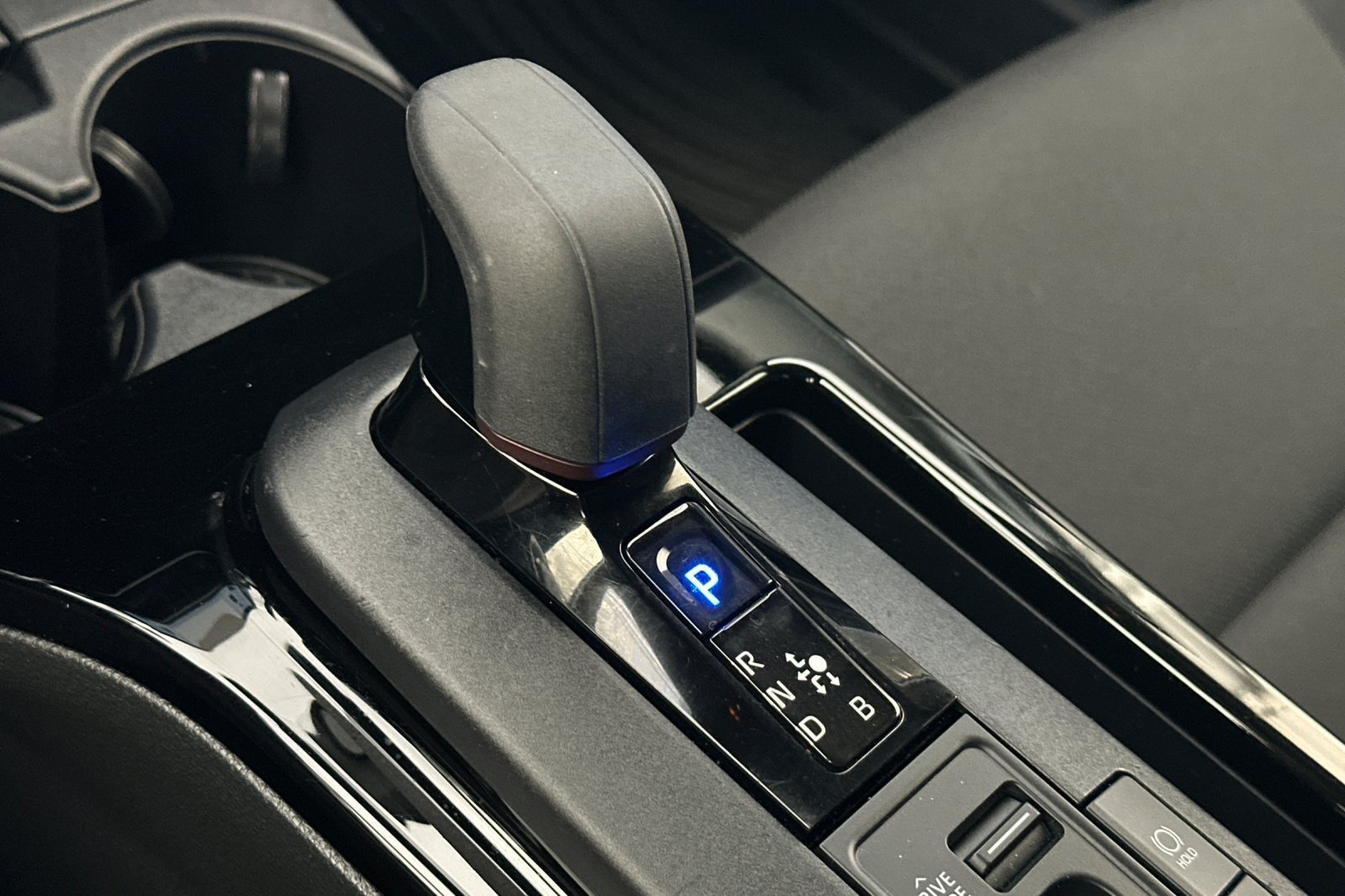 Certified 2025 Toyota Prius Plug-In Hybrid FWD image 19