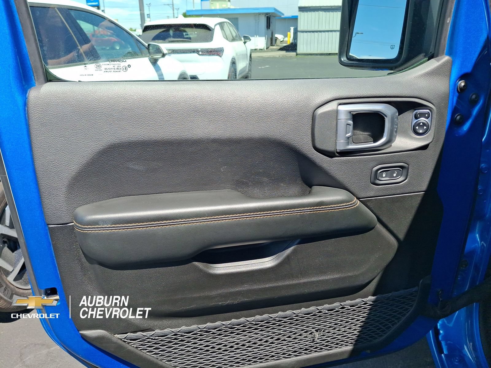 Used 2024 Jeep Wrangler Unlimited Sahara AWD/4WD image 12