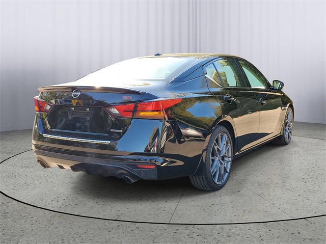 Used 2023 Nissan Altima 2.0 SR image 2