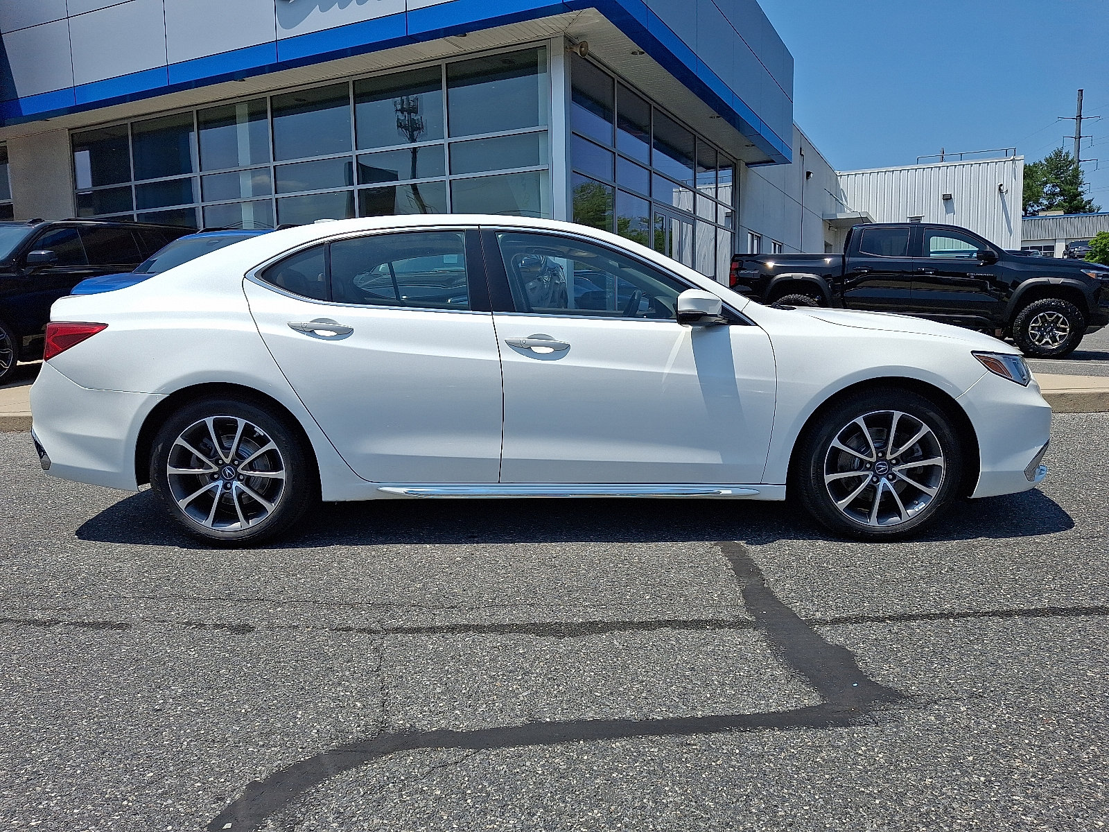 Used 2018 Acura TLX w/ Technology Package AWD/4WD image 8