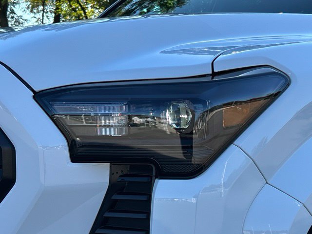 Used 2026 Toyota Tacoma SR5 AWD/4WD image 10