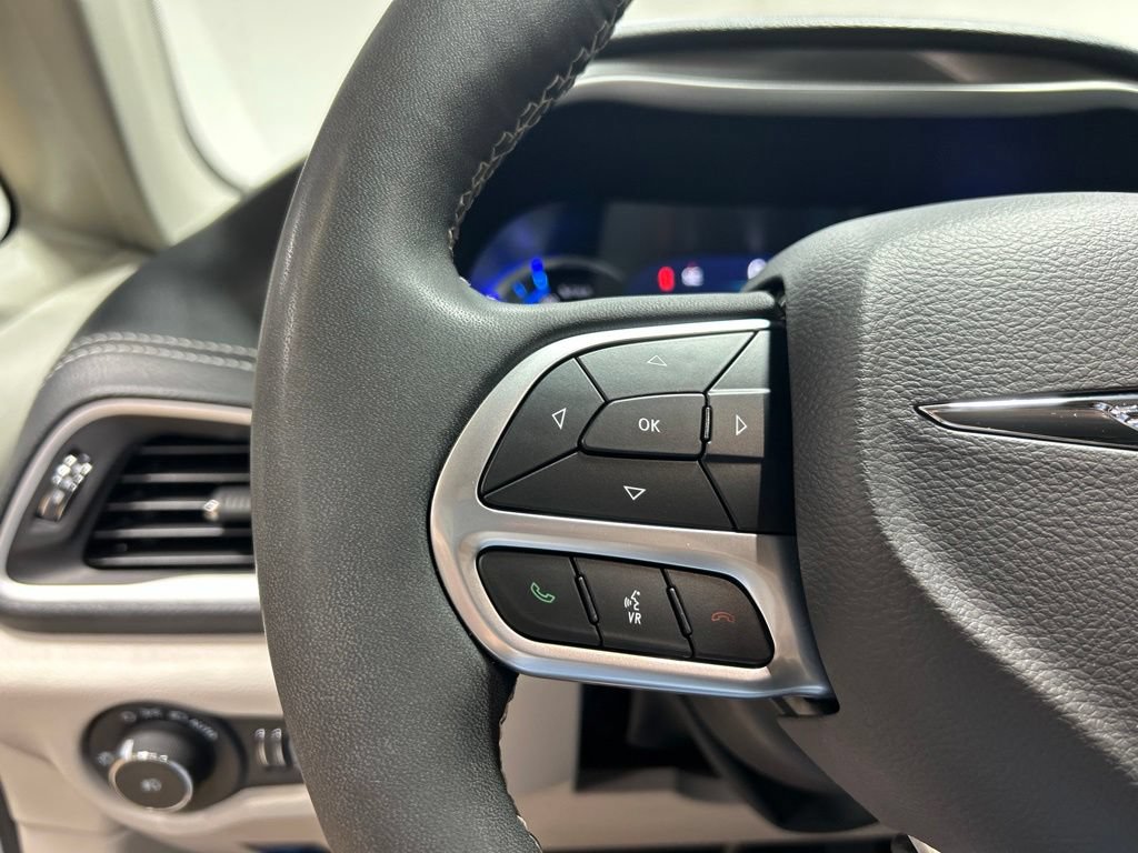 Certified 2023 Chrysler Pacifica Touring-L FWD image 31