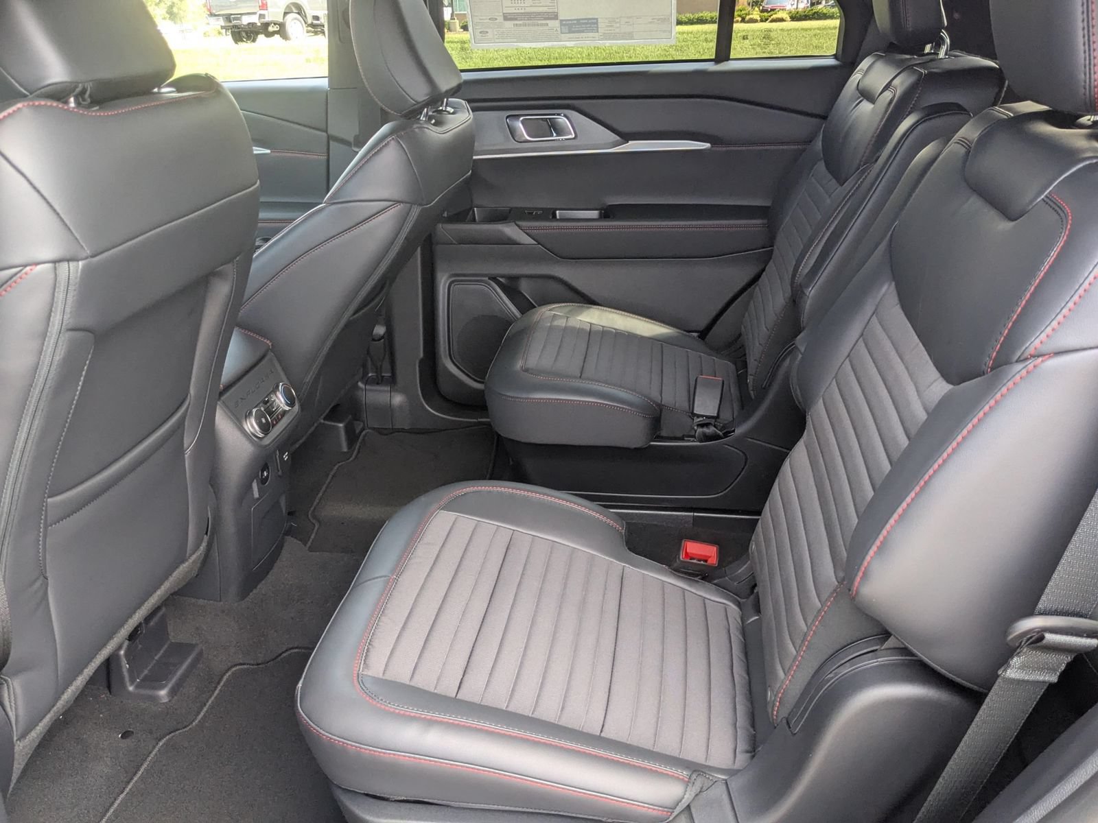 New 2026 Ford Explorer ST-Line w/ ST-Line Street Pack AWD/4WD image 31