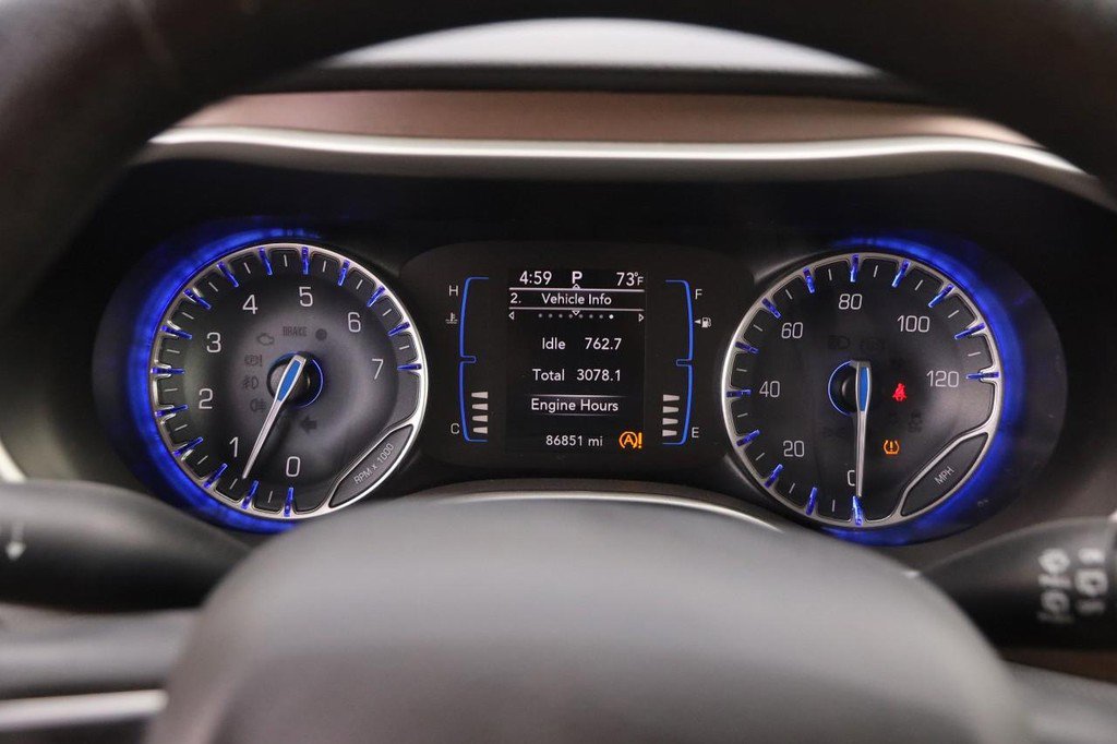 Used 2021 Chrysler Voyager Lxi image 14