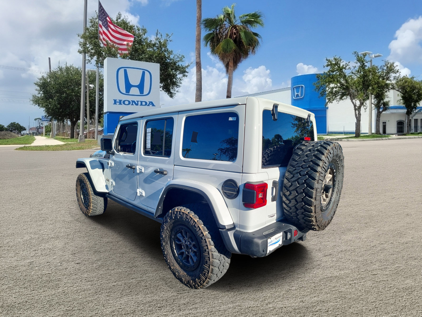 Used 2022 Jeep Wrangler Unlimited Rubicon w/ Trailer Tow Package AWD/4WD image 5