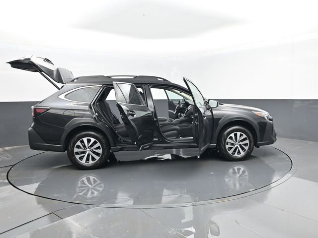 Used 2025 Subaru Outback Premium AWD/4WD image 30
