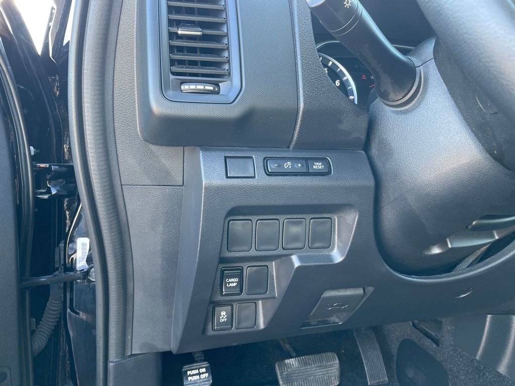 Used 2023 Nissan Frontier S RWD image 14